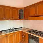 Дом отдыха Villa Joli - 3 X Spacious Houses With Yard & Parking In Central Vlore Влёра