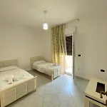 Дом отдыха Villa Joli - 3 X Spacious Houses With Yard & Parking In Central Vlore