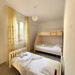 Villa Joli - 3 X Spacious Houses With Yard & Parking In Central Vlore *