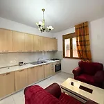 Villa Joli - 3 X Spacious Houses With Yard & Parking In Central Vlore * Влёра