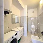 Дом отдыха Villa Joli - 3 X Spacious Houses With Yard & Parking In Central Vlore *