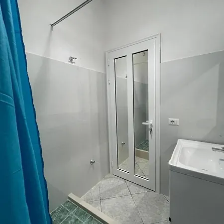 Joli - 120sqm - 3 Bedroom - 2 Baths House With Yard & Parking In Влёра