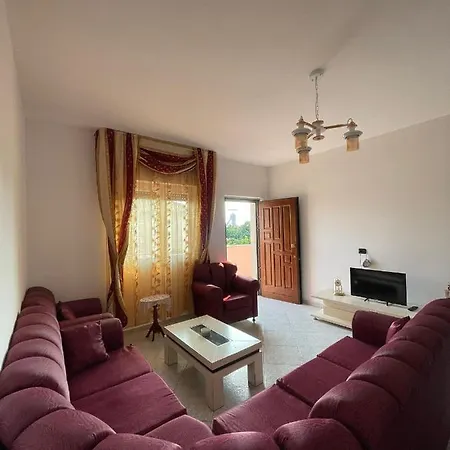 Joli - 120sqm - 3 Bedroom - 2 Baths House With Yard & Parking In Дом отдыха Влёра
