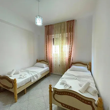 Joli - 120sqm - 3 Bedroom - 2 Baths House With Yard & Parking In 度假居 Vlorë