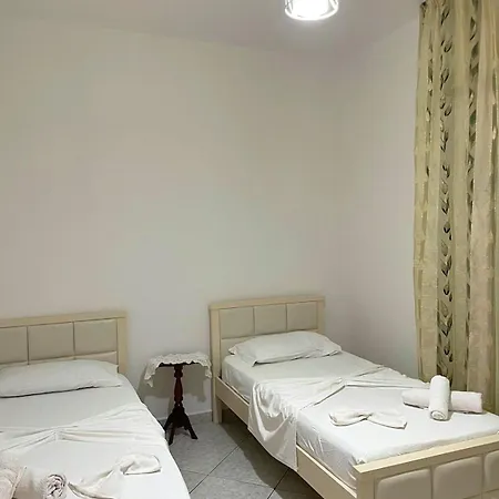 度假居 Joli - 120sqm - 3 Bedroom - 2 Baths House With Yard & Parking In Vlorë