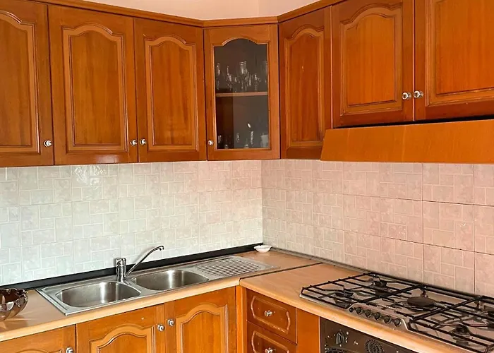 Casa vacanze Villa Joli - 3 X Spacious Houses With Yard & Parking In Central Vlore Vlorë