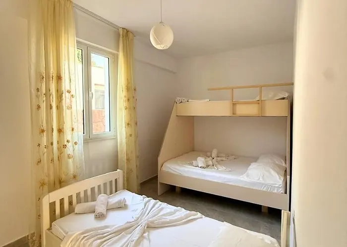 Villa Joli - 3 X Spacious Houses With Yard & Parking In Central Vlore *