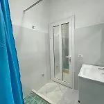 Villa Joli - 3 X Spacious Houses With Yard & Parking In Central Vlore Сasa de vacaciones