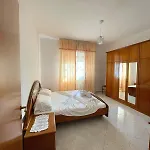 Villa Joli - 3 X Spacious Houses With Yard & Parking In Central Vlore *