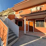 Сasa de vacaciones Villa Joli - 3 X Spacious Houses With Yard & Parking In Central Vlore