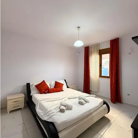 بيت للعطل Joli - Spacious With Yard & Parking In فلورا