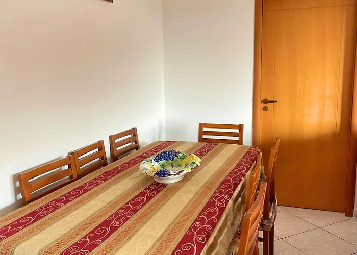 Joli - 120sqm - 3 Bedroom - 2 Baths House With Yard & Parking In * Vlorë