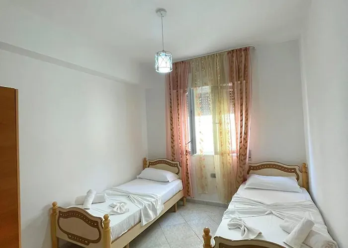 Joli - 120sqm - 3 Bedroom - 2 Baths House With Yard & Parking In Vlorë